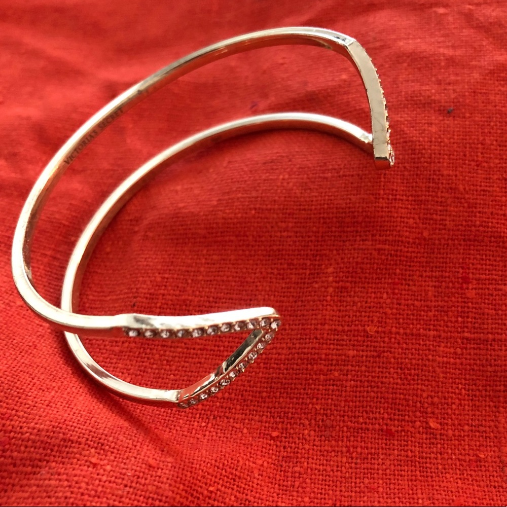 Shiny gorgeous bracelet